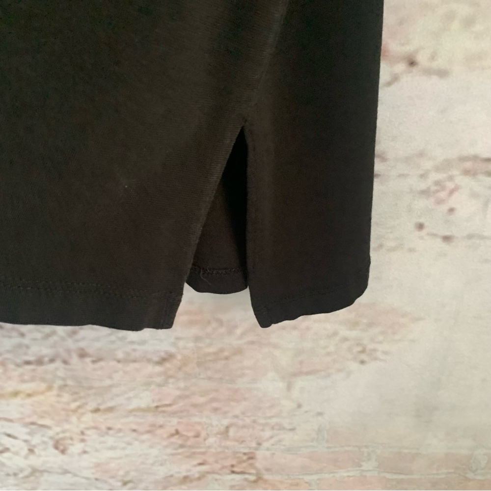 Tahari Black V-Neck Lightweight Top - Picture 4 of 7
